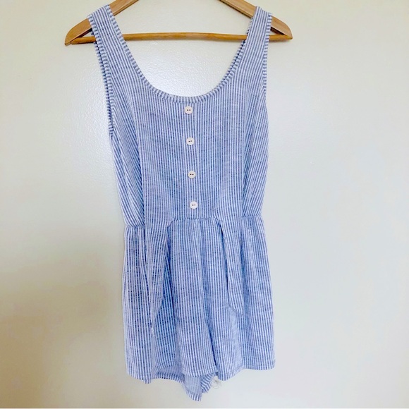 Caution To The Wind Blue & White Sleeveless Shorts Romper Size S Tie Waist - Picture 4 of 6